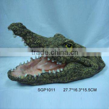 Outdoor decorative resinic crocodile head