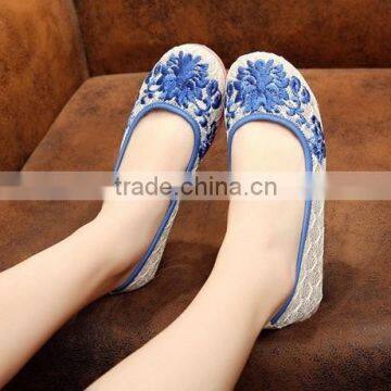 Women Casual Shoes Breathable Lace Chinese Style Floral Embroidered Ladies Cotton Walking Flats Oxford Sole Plain No Logos photo-3