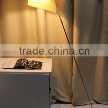 Latest product decor modern hotel wood base floor lamp,Modern hotel wood base floor lamp,Wood base floor lamp F1002-135