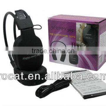 Beautiful headphone with tf card slot and supports the fm radio