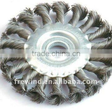 wide face wheel brush with knot wire