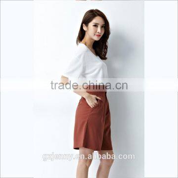 Wholesale Simple Black Cargo Walking Women Bermuda Shorts photo-2