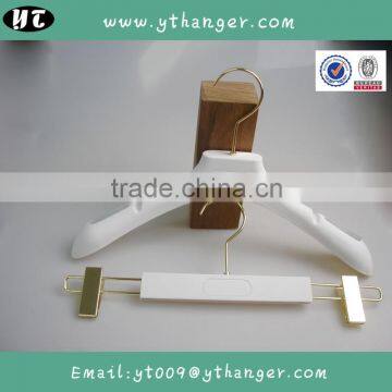 HA7002 hot sale fashionable plastic top hanger and pants hanger