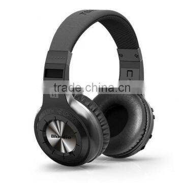 Stylish Bluetooth Headphone with Ergonomic Design Model HS01