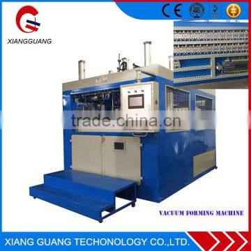 Hot selling thermo vacuum forming machine with servo motor