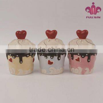 Ceramic ice cream cup with heart lid