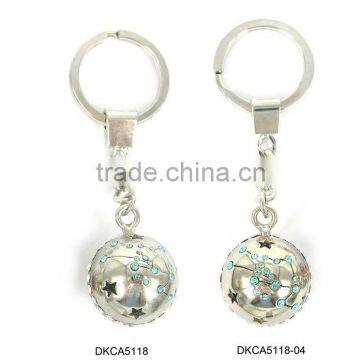 promotional metal romantic ball couple keychains