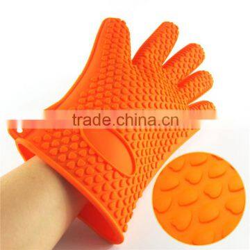 Colorful silicone rubber heat-resistant glove with skid resistance