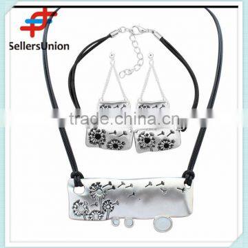 No.1 Yiwu Exporting Commission Agent Wanted pu Black Long Chain Necklace/earrings/bracelet Jewelery Set photo-3