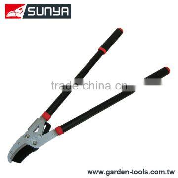 Long handle anvil rollering lopping shears