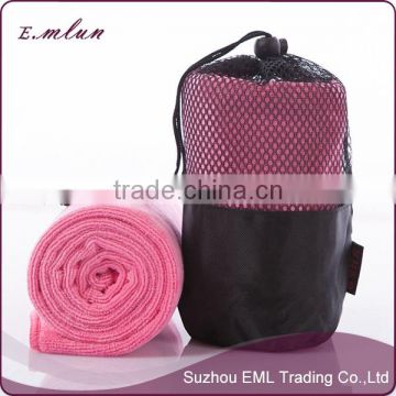 custom polyster sports towel with travel carry mesh bag