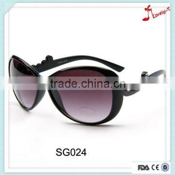 2016 china promotion brand sunglass manufacturers with white Diamond on spectacle frame