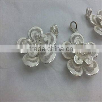 High quality hot sale small flower brooch/silver plating die casting