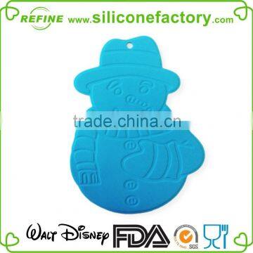 FDA LFGB standard customized lovely snowman shape silicone bowl mat