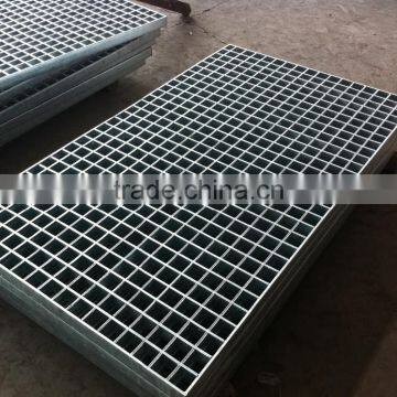 China Factory Supply High Quality Stair Treads Steel Grating /grating Steel Structural / Metal Slot Drainage Cover Steel Grating photo-2