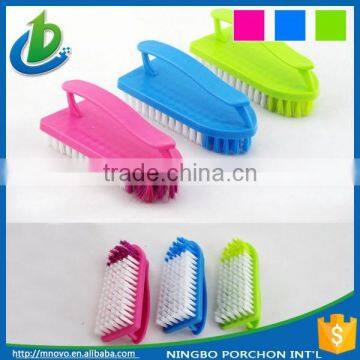 Easy hold plastic cloth cleaning brush