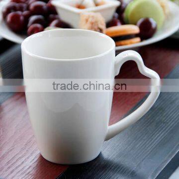 320ml washable ceramic mug with heart shaped handle