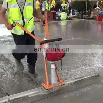 Surface finishing concrete vibrating screed