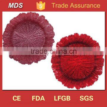 Colorful small round pink glass plates for restaurant