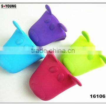 10106 Dog Head Shape Silicone Heat Resistant Grilling BBQ Gloves for Cooking, Baking