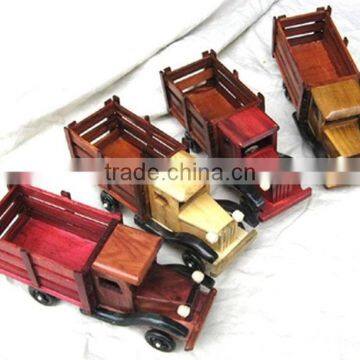 Custom Lovely Nice-looking Kids Wooden Toys Mini Truck Model for Kids photo-2