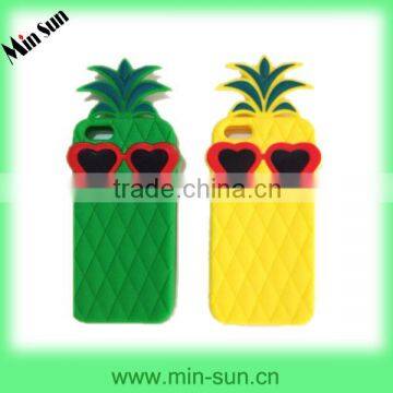 dongguan multifunction silicone phone case & a very useful silicone phone case & phone case holder