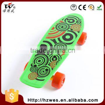 OEM 40kgs OEM PVC Wheels Fish Shape Skateboard for Kids