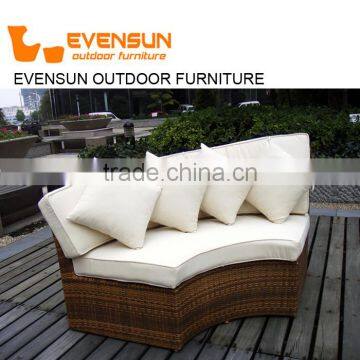 Outdoor Sunbed Resin Rattan Outdoor Daybed With Canopy photo-4