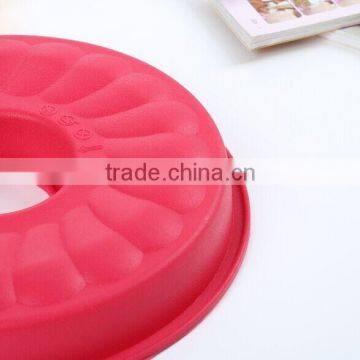 Round Hole Shape Bundt Cake Silicone Mold