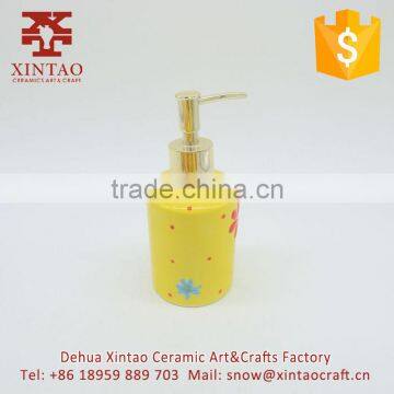 New Arrived Ceramic Shampoon Dispenser,decorative Cleanser Essence Bottle in Cock Shaped photo-2