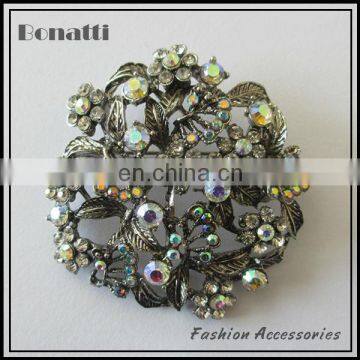 flower shape metal crystal brooch