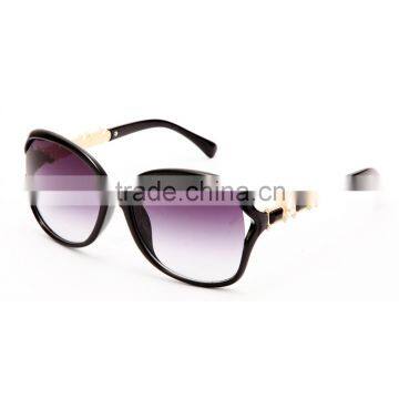 2016 new arrival fashionable Sunglasses with Jewel Frame