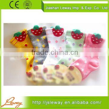 custom print socks with anti-slip white dots of comfortable fashional new design suitable for girls