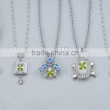 Real four-leaved lucky clover jewelry