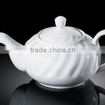 H7100 porcelain tea pot w.whorl