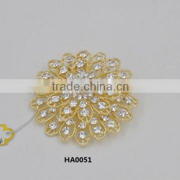 Wholesale new brooch design gold beautiful brooches