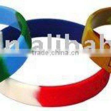 custom promotional swirl charm silicone wristband rubber band