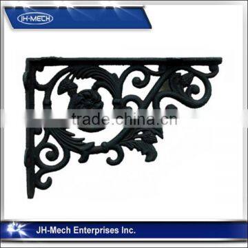 Decorative pattern metal shelf bracket