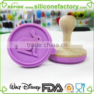 DGCCRF confirmed rabit shaped wood handle silicon silicone cookie stamp