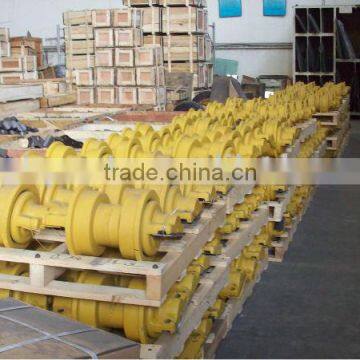 high quality excavator track roller PC200