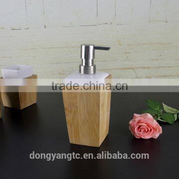 Factory Direct 4 Pcs Ceramic Bathroom Set With Wooden Cover