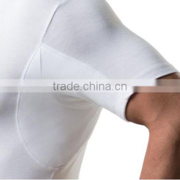 Sweat proof undershirt with moiture absorbing pads