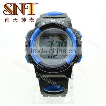 SNT-SP008B 2013 fashion waterproof sport watch with case for kids