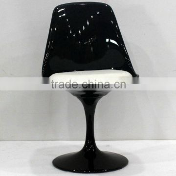 Replica Tulip Side fiberglass chair with cushion designed by Eero Saarinen