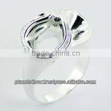 Sterling Silver Designer Ring Chic Wavy Open Concaved Top