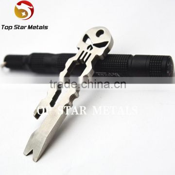 Hot Sale Titanium Punisher Skull Bottle Opener Pry Bar Spanner Key Chain Pendant EDC Survival Multi Tool Camping Hiking