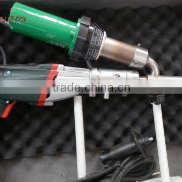 Extruding handle weld gun