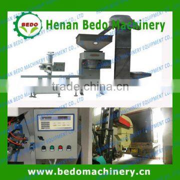 2013 The most popular Bedo brand sawdust pellet bagging machine008613253417552