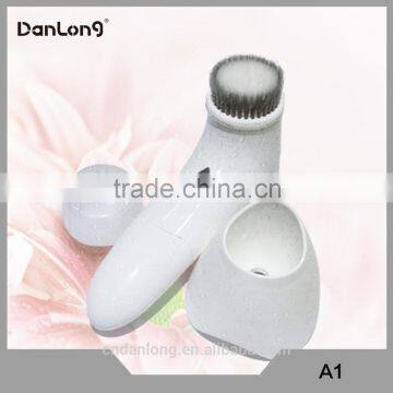 Vibrating Facail Cleansing Brush Battery Operated Face Massager photo-3