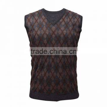 Men's Lana wool sweater vest withtwo-tone diamond patterns